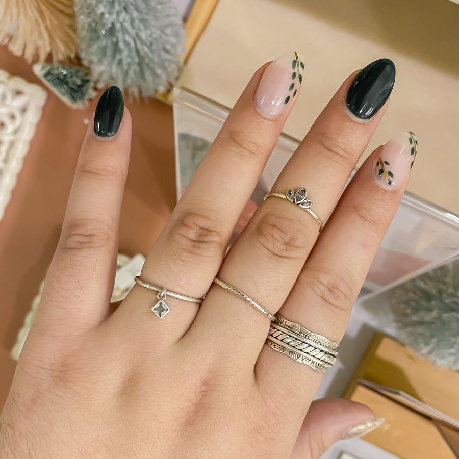 Photo cliente portant LOTUS | Bague en argent sterling 925 et zircons