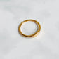 Vue de dessus de la bague dorée soleil Astraéa plaqué or 18K