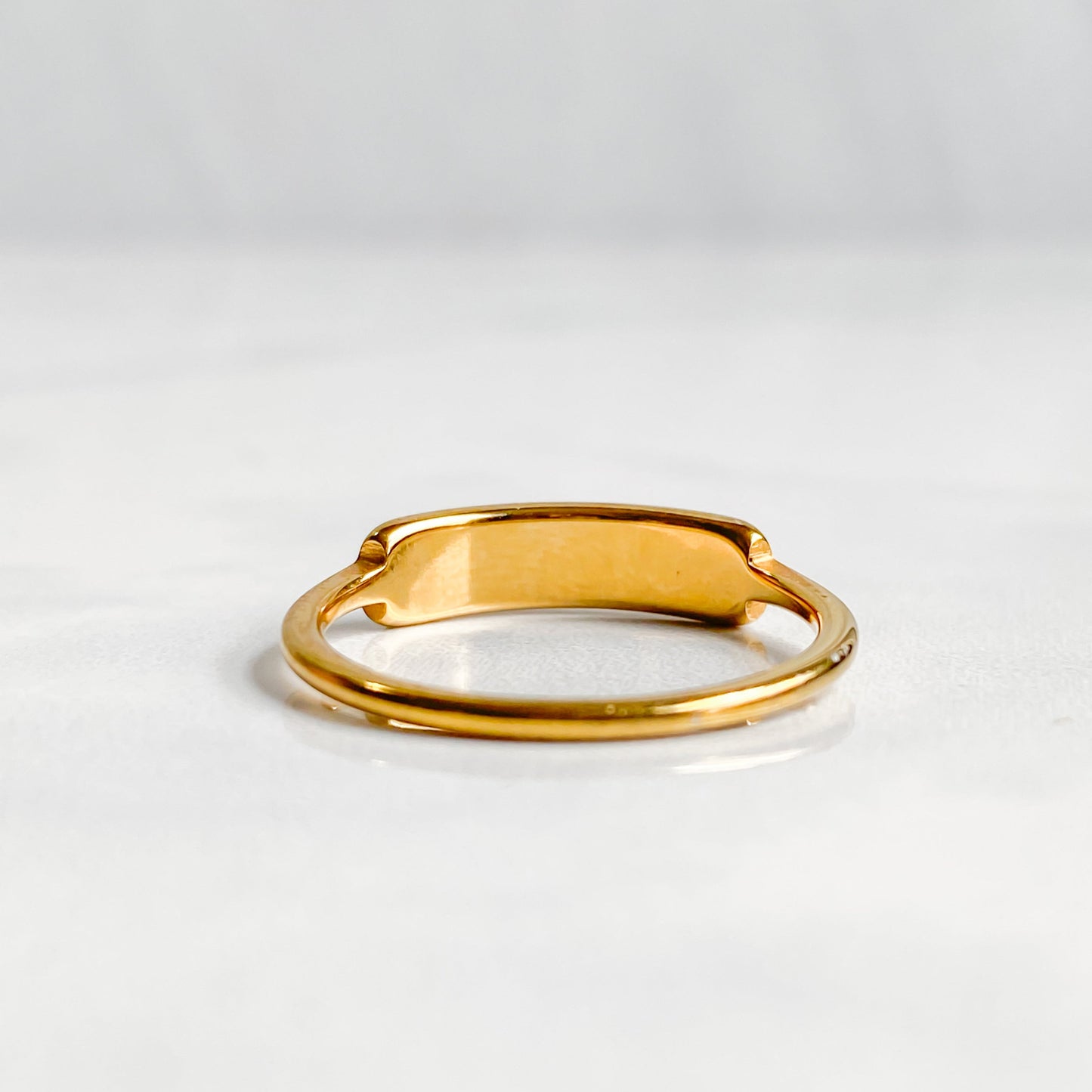 Bague Calypso en acier inoxydable doré, vue arrière sans nacre visible