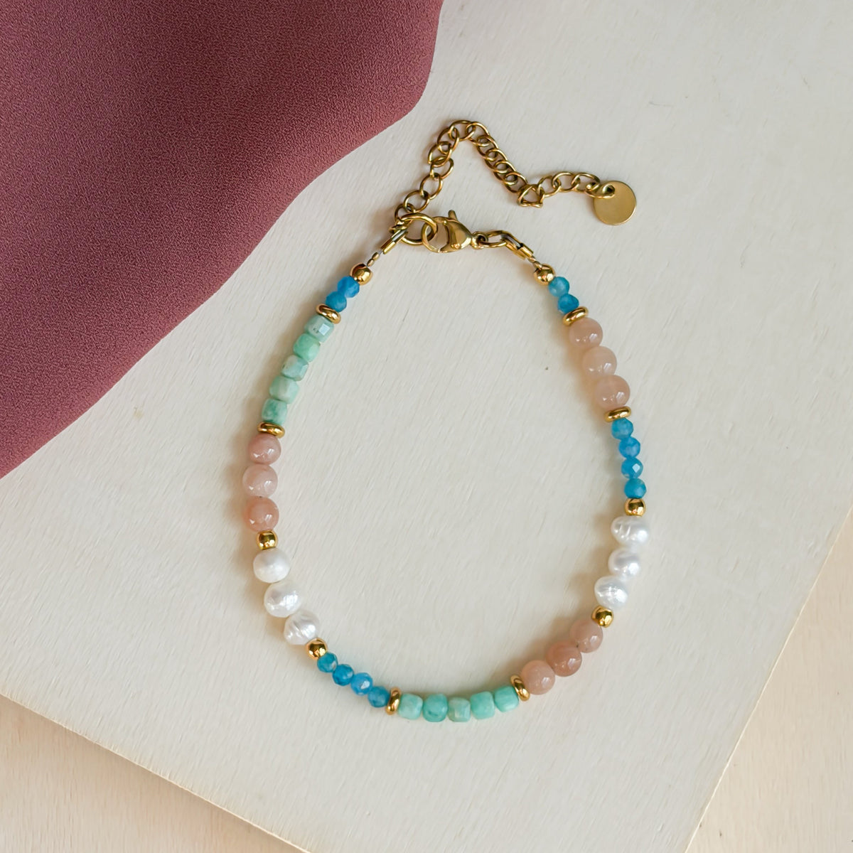 Bracelet Majorelle en pierres naturelles avec apatite bleue, amazonite et pierre de soleil