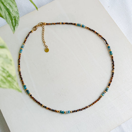 Collier Atlas en œil de tigre et apatite avec fermoir ajustable