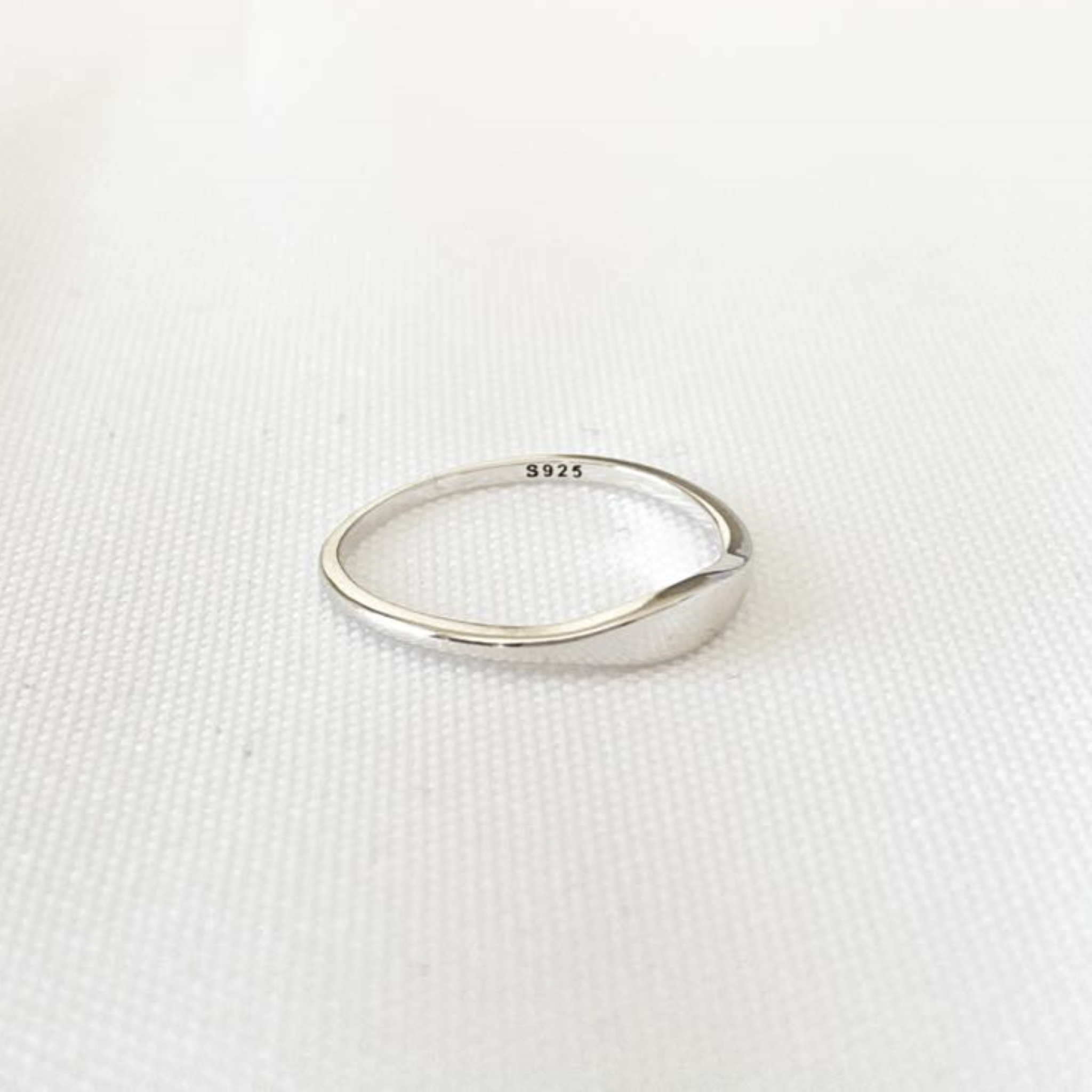 Minimalist Engagement Rings | Ariana Nila